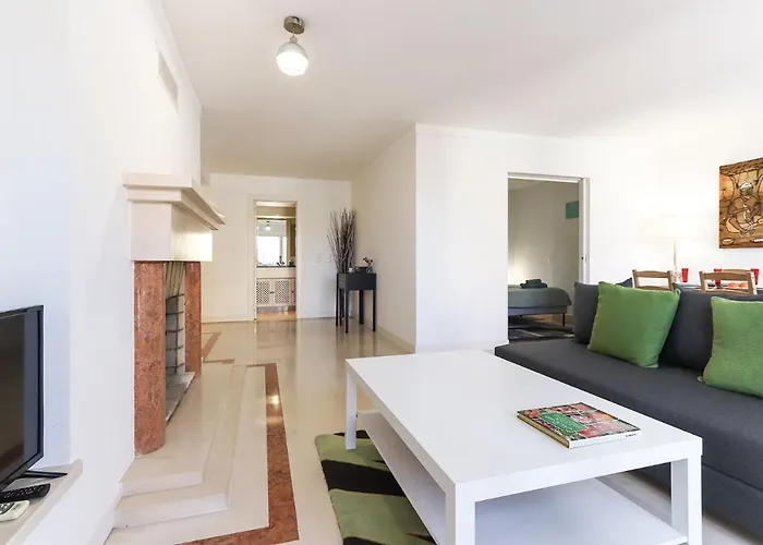 Lisbon Flower 360º - Your Lovely Flat With Pool And Parking