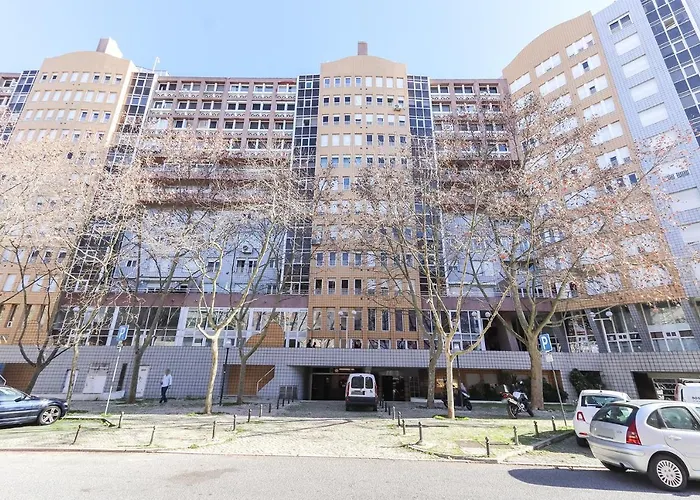 Lisbon Flower 360º - Your Lovely Flat With Pool And Parking