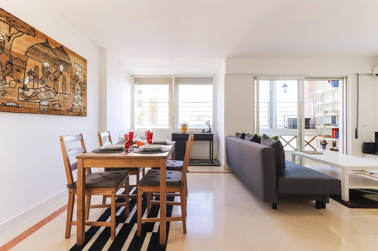 Flower 360º - Your Lovely Flat With Pool And Parking Appartamento Lisbona